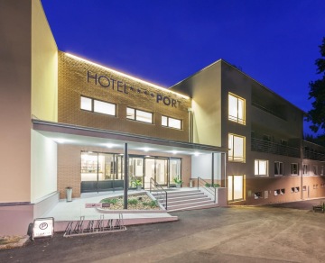 Hotel Port s výhledem na Máchovo jezero