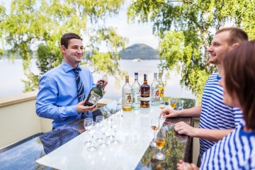 degustace, ochutnávka rumů s výhledem na Máchovo jezero - hotel Port